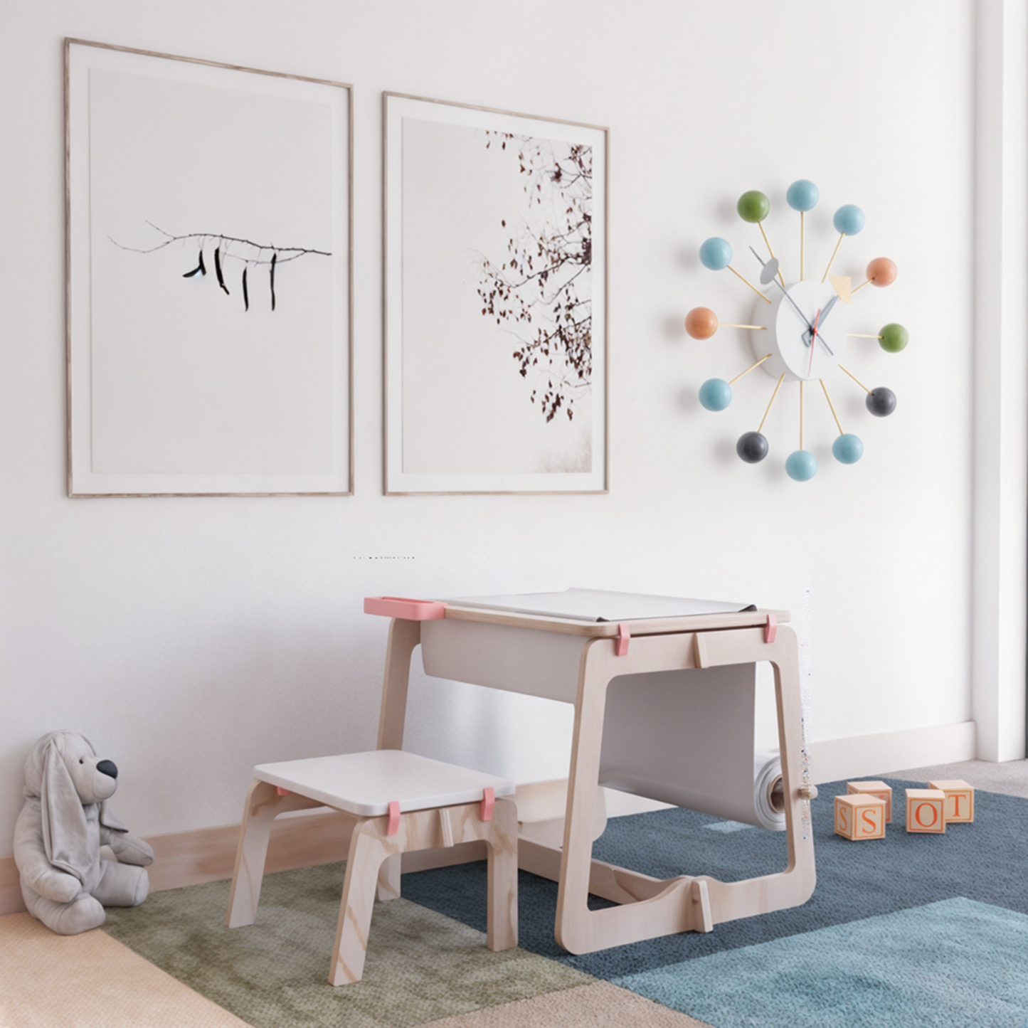 MESA DE DIBUJO INFANTIL CON ROLLO DE PAPEL Y BANCA